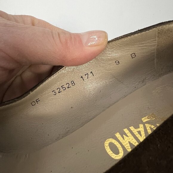 Salvatore Ferragamo Suede Leather Heels Pumps Brown Vintage Shoes Womens Sz 9 B - Picture 9 of 10